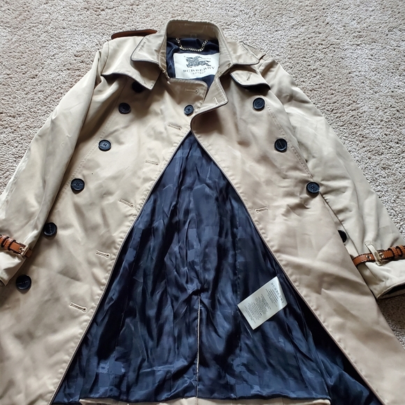 COPY - Burberry trench coat - Picture 3 of 10